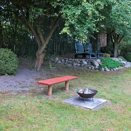 6 Person In Struer-by Traum * Remmer Strand